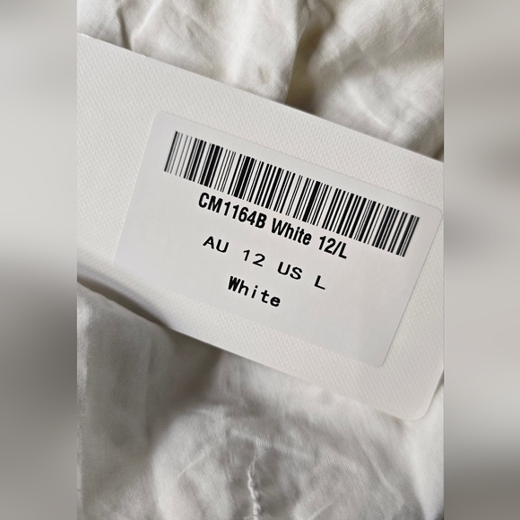 NWT Indikah Elegant White Eyelet Cut-Out Dress Size Large - Picture 12 of 13